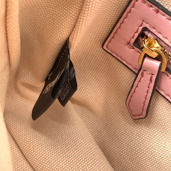 スーパーコピーブランドバッグ着用イメージ